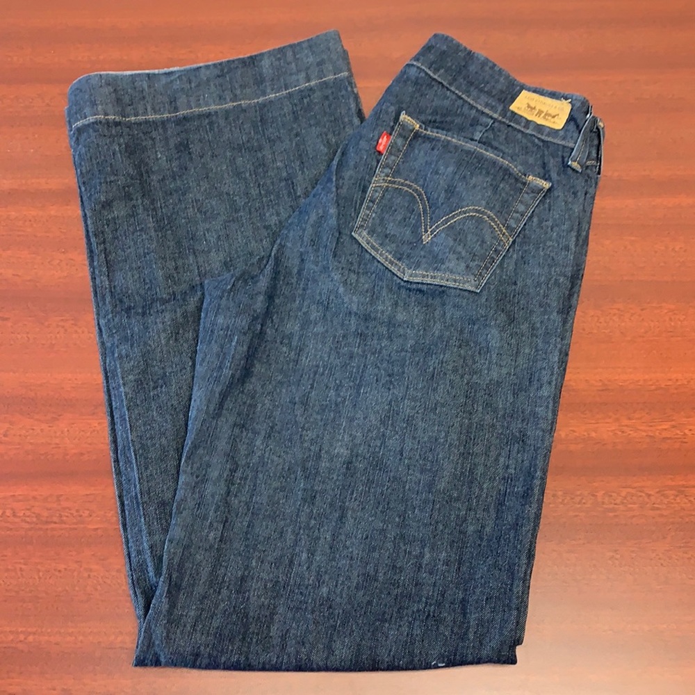 Levis 545 Wide Leg